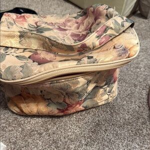 Source Unknown Cream and Red Backpack Stylish and Versatile